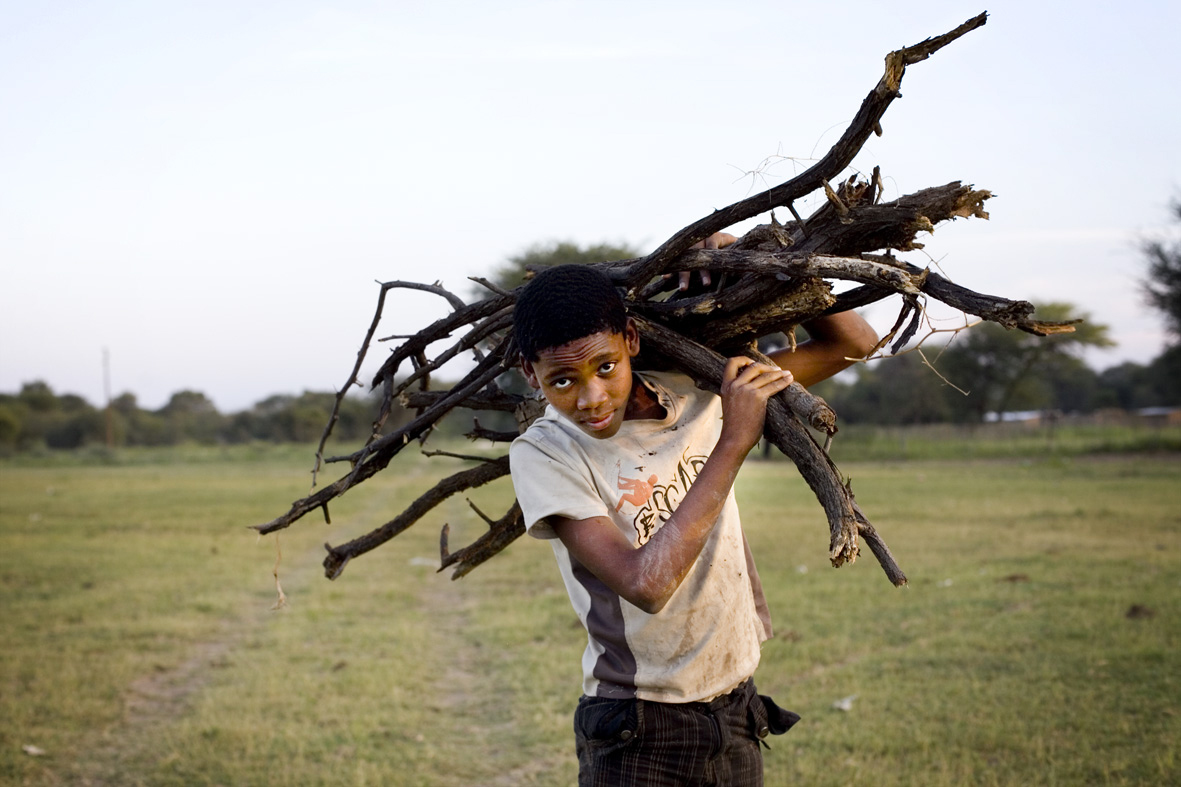 alex fischer, fotograf, darmstadt,  2011, native, afrika, african, afrikaner, namibia, kavango, nyangana, gumma, dorf, dorfleben, tradition, traditionell, eingeborene, 2011 