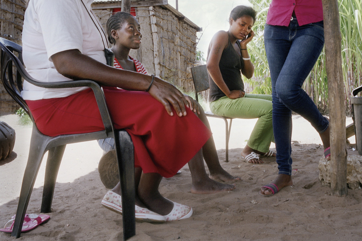 alex fischer, fotograf, darmstadt,  2011, native, afrika, african, afrikaner, namibia, kavango, nyangana, gumma, dorf, dorfleben, tradition, traditionell, eingeborene, 2011 