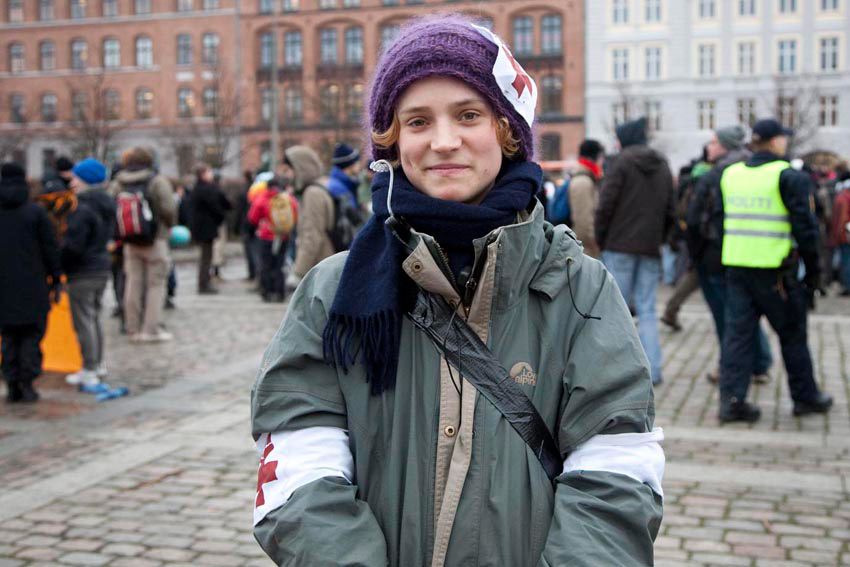 alex fischer, fotograf, darmstadt, protest, g8, gipfel, heiligendamm, strassbourg, nato, berlin, 1. mai, wiesbaden, kopenhagen, klimagipfel, frankfurt a.m., blockuppy, globalisierungsgegner, globalisierungskritiker, demonstration, politik, massenprotest